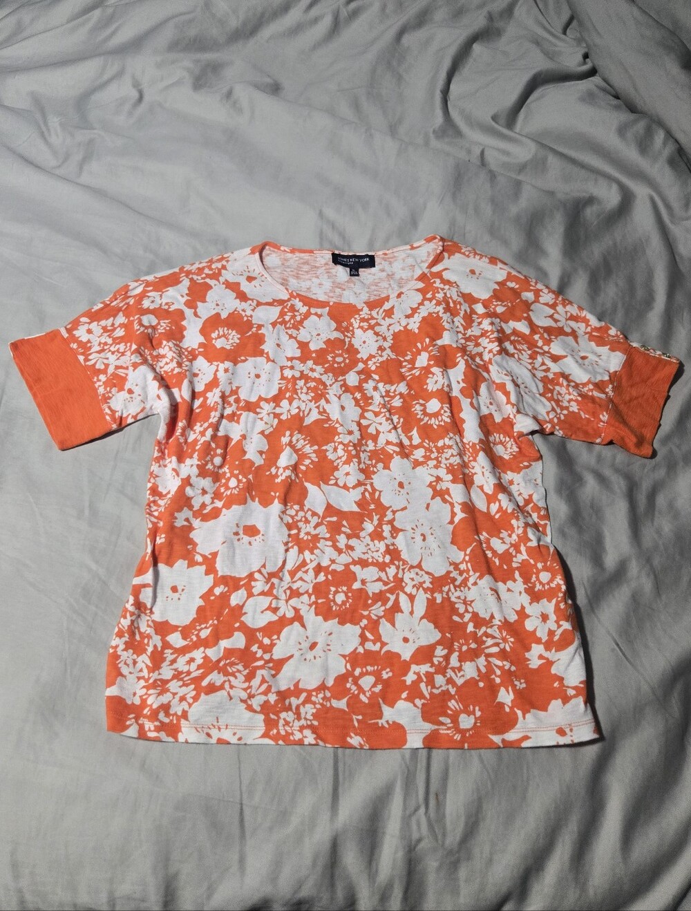 NWOT Jones New York Orange & White Floral Crewneck Tee